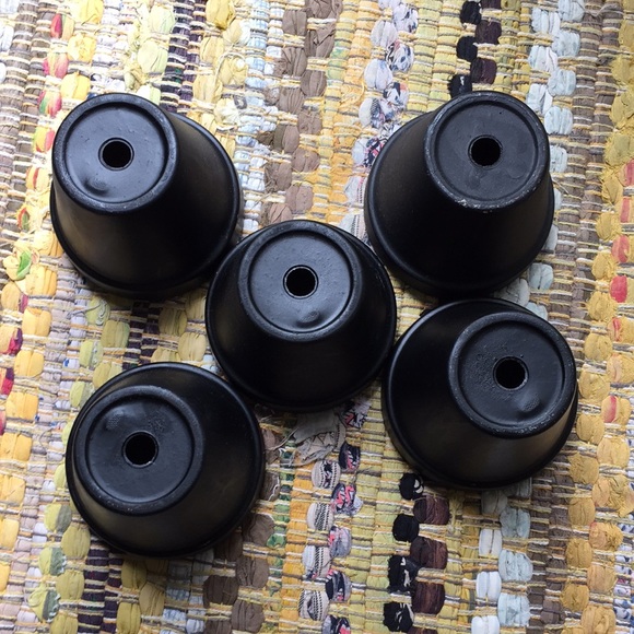 Set of 5 black terra-cotta 4.5” pots Germany - Picture 5 of 6